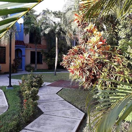 Cozy Townhouse In Great Location Apartment Cancun Exterior photo
